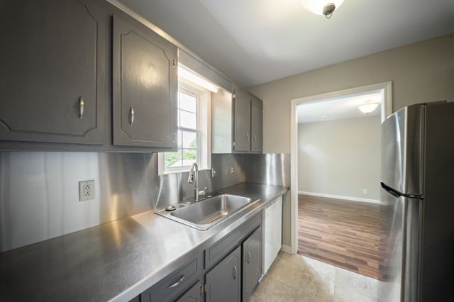 524 Potomac Dr, Oak Grove, KY 42262