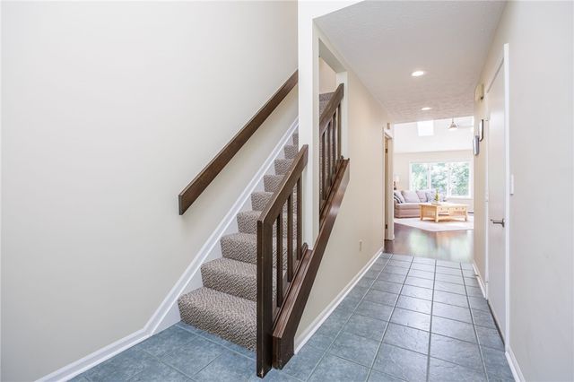 27 Running Brook Lane, Greece, NY 14626