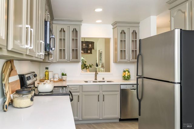 137 Koch Rd, Corte Madera, CA 94925