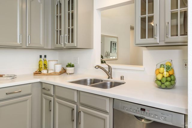 137 Koch Rd, Corte Madera, CA 94925