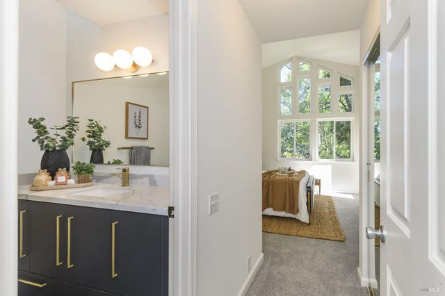 137 Koch Rd, Corte Madera, CA 94925