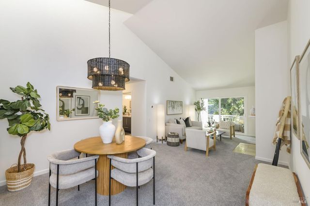 137 Koch Rd, Corte Madera, CA 94925