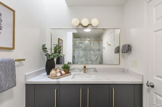 137 Koch Rd, Corte Madera, CA 94925