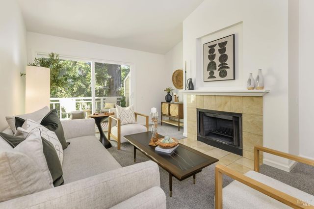 137 Koch Rd, Corte Madera, CA 94925