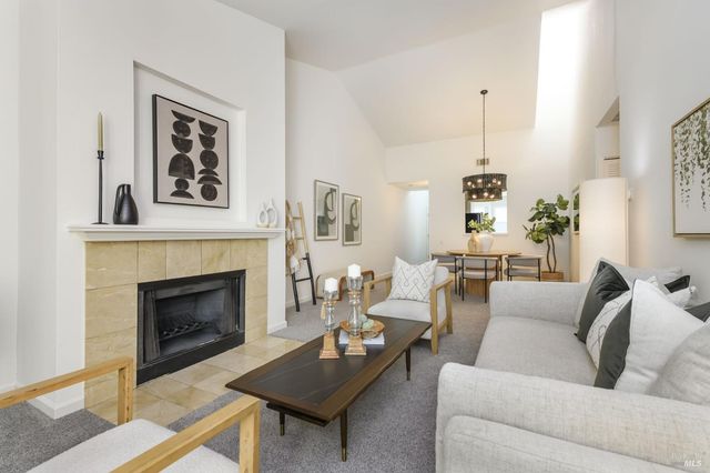 137 Koch Rd, Corte Madera, CA 94925