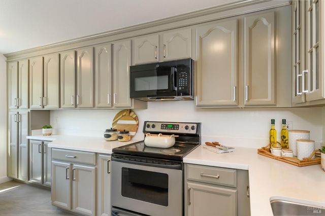 137 Koch Rd, Corte Madera, CA 94925