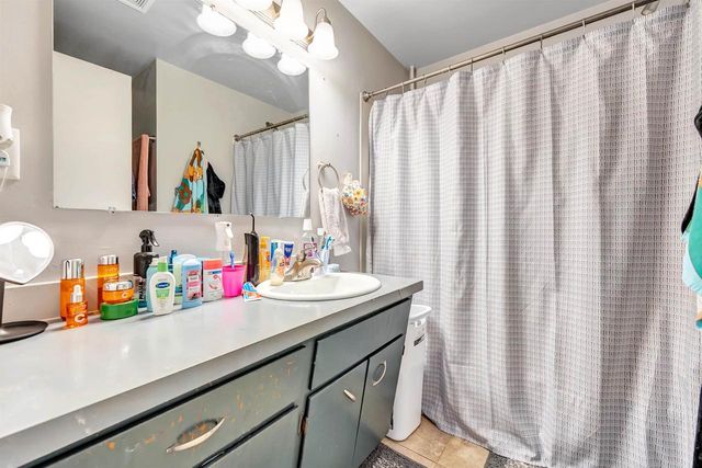 708 N FERNMEADOW DRIVE, Appleton, WI 54915