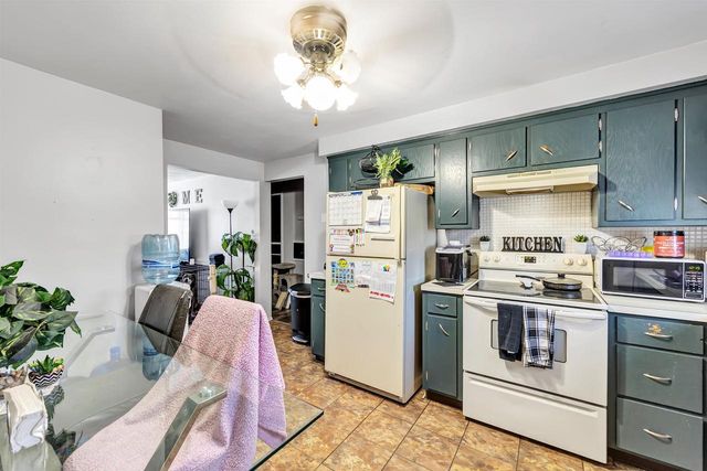 708 N FERNMEADOW DRIVE, Appleton, WI 54915