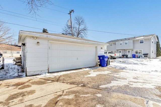 708 N FERNMEADOW DRIVE, Appleton, WI 54915