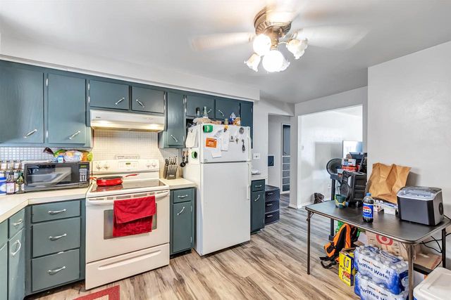 708 N FERNMEADOW DRIVE, Appleton, WI 54915