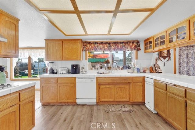 10276 Aster Road, Oak Hills, CA 92344