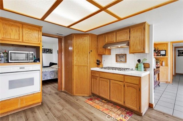 10276 Aster Road, Oak Hills, CA 92344