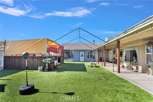 10276 Aster Road, Oak Hills, CA 92344