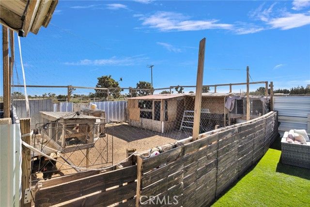 10276 Aster Road, Oak Hills, CA 92344