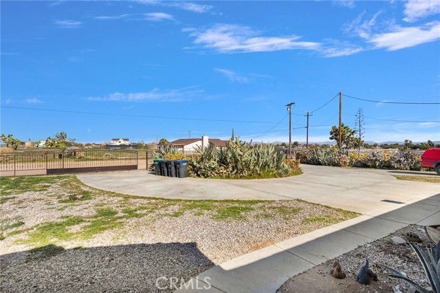 10276 Aster Road, Oak Hills, CA 92344