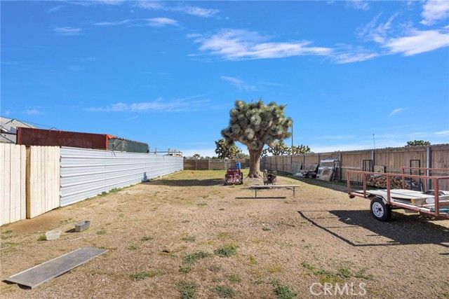 10276 Aster Road, Oak Hills, CA 92344