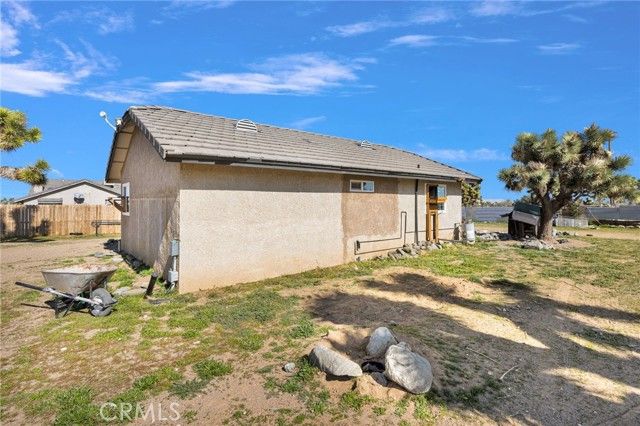 10276 Aster Road, Oak Hills, CA 92344