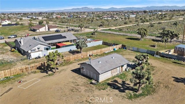 10276 Aster Road, Oak Hills, CA 92344
