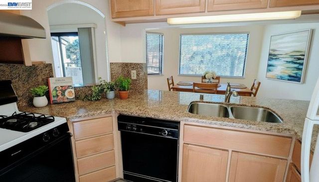 21103 Gary Dr 304D, Hayward, CA 94546