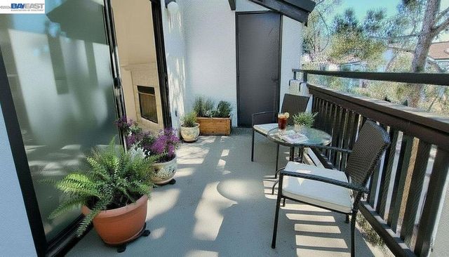 21103 Gary Dr 304D, Hayward, CA 94546