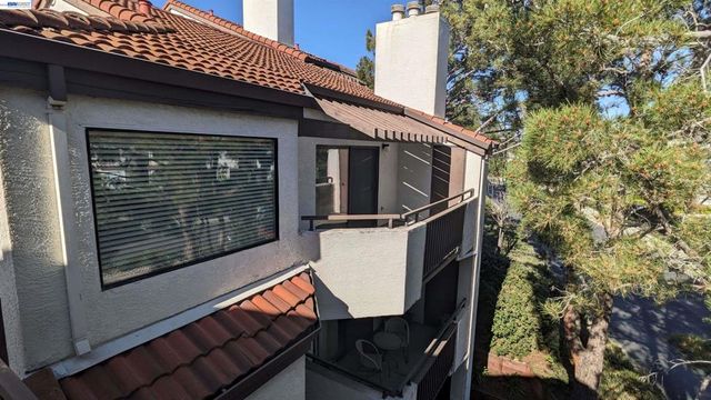 21103 Gary Dr 304D, Hayward, CA 94546