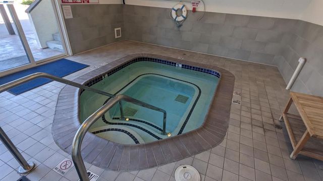 21103 Gary Dr 304D, Hayward, CA 94546