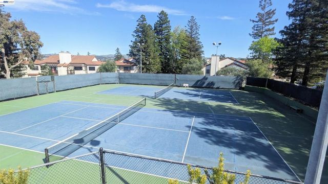 21103 Gary Dr 304D, Hayward, CA 94546