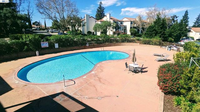 21103 Gary Dr 304D, Hayward, CA 94546