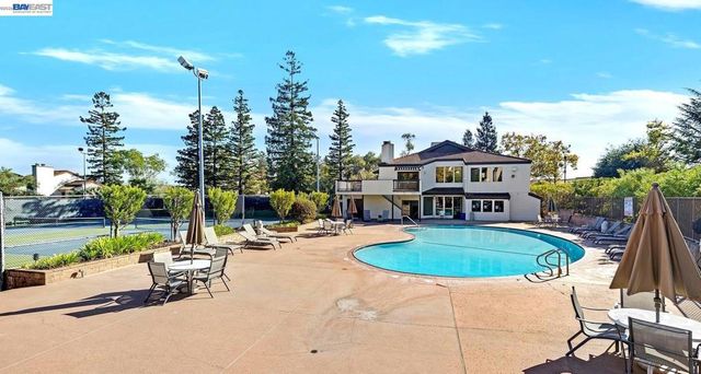 21103 Gary Dr 304D, Hayward, CA 94546