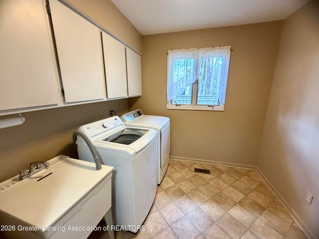 2953 Footman Drive, East Lansing, MI 48823