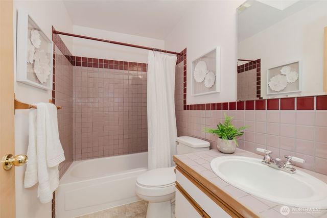 7063 E Owl Ridge Lane, Port Orchard, WA 98366