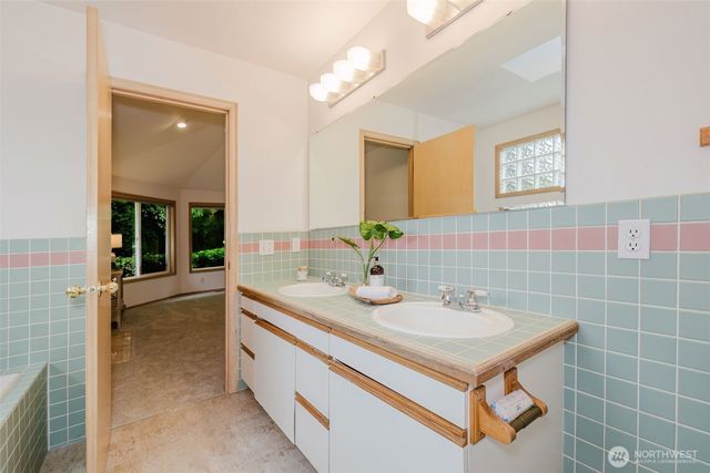 7063 E Owl Ridge Lane, Port Orchard, WA 98366