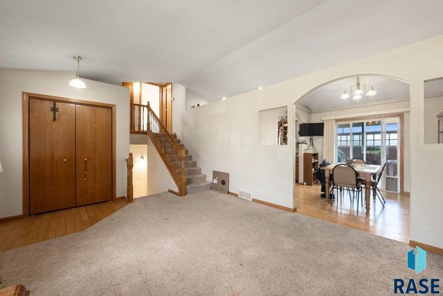 220 S Augusta Ave Avenue, Brandon, SD 57005