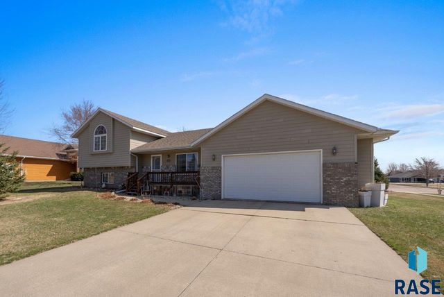 220 S Augusta Ave Avenue, Brandon, SD 57005