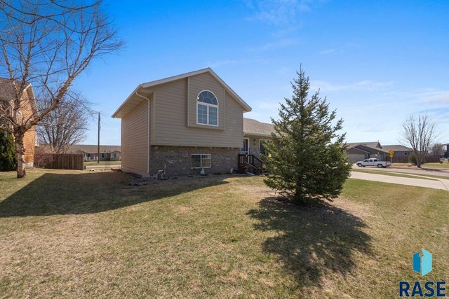 220 S Augusta Ave Avenue, Brandon, SD 57005