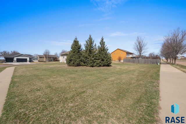 220 S Augusta Ave Avenue, Brandon, SD 57005