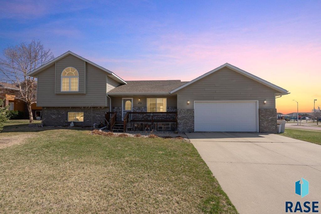 220 S Augusta Ave Avenue, Brandon, SD 57005