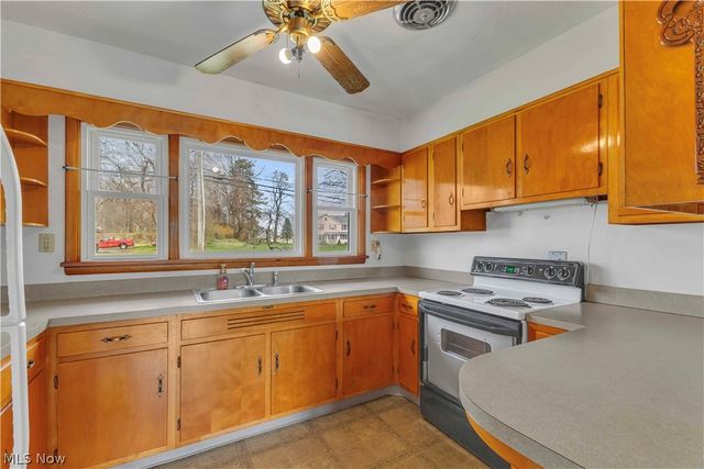 5500 N Ridge Road, Madison, OH 44057