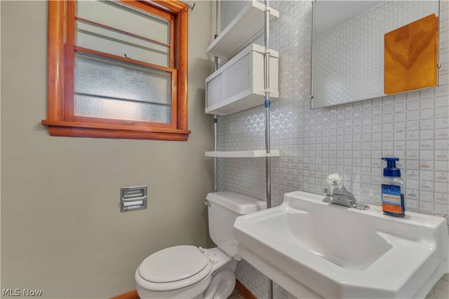5500 N Ridge Road, Madison, OH 44057