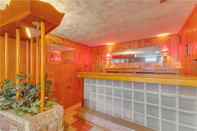 5500 N Ridge Road, Madison, OH 44057