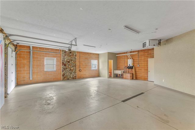 5500 N Ridge Road, Madison, OH 44057