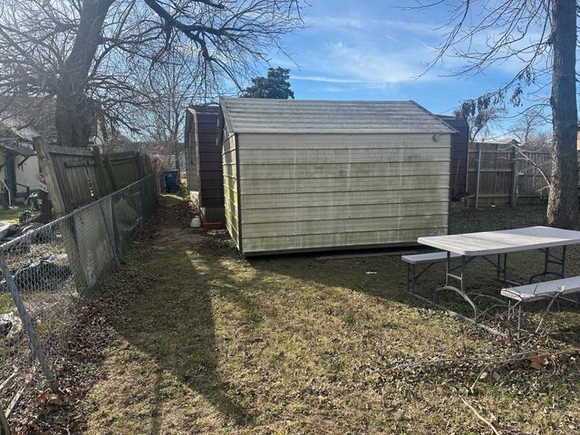 631 W Walker Street, Denison, TX 75020