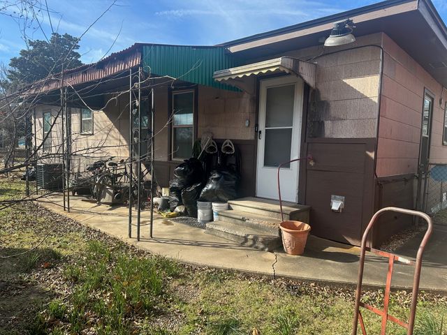 631 W Walker Street, Denison, TX 75020