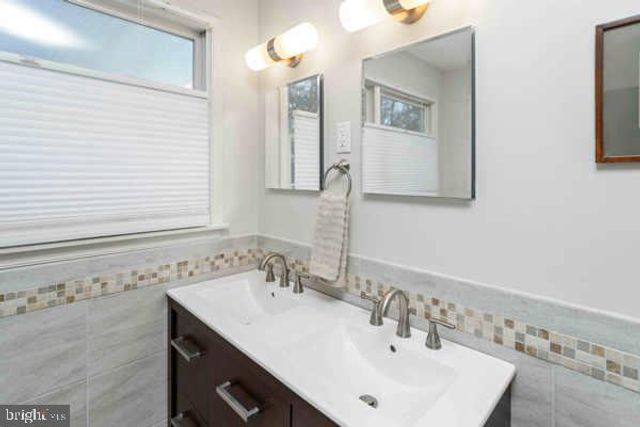 9 SWEET GUM LN, Horsham, PA 19044