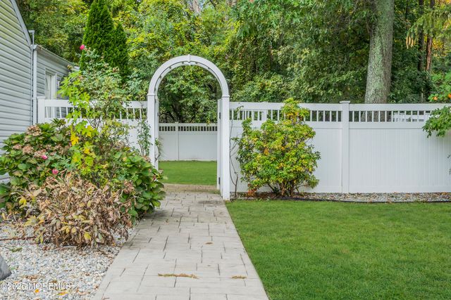 718 Arrow Drive, Toms River, NJ 08753