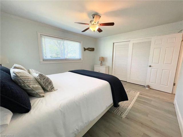 905 13th ST N, Naples, FL 34102