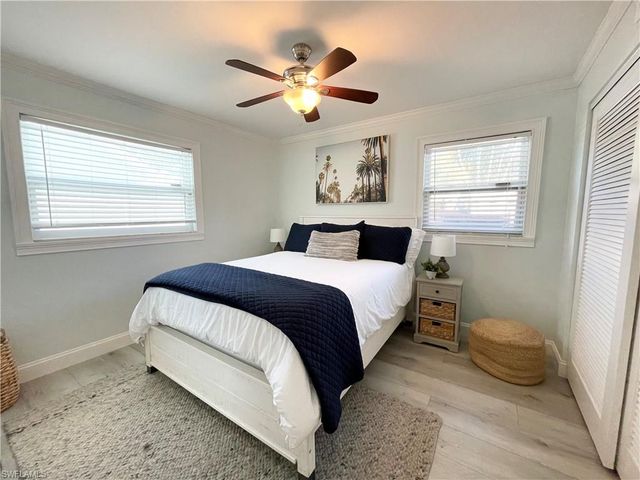 905 13th ST N, Naples, FL 34102