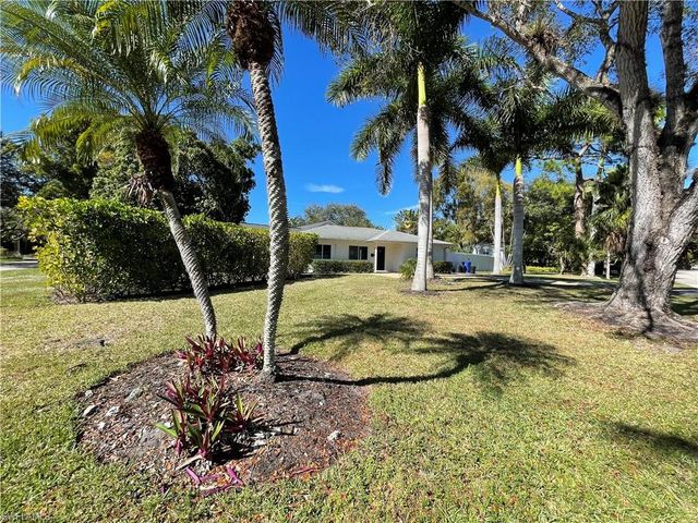 905 13th ST N, Naples, FL 34102