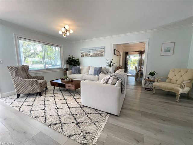 905 13th ST N, Naples, FL 34102