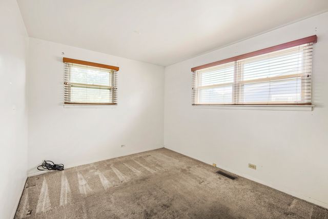 918 S Owen Street, Mount Prospect, IL 60056